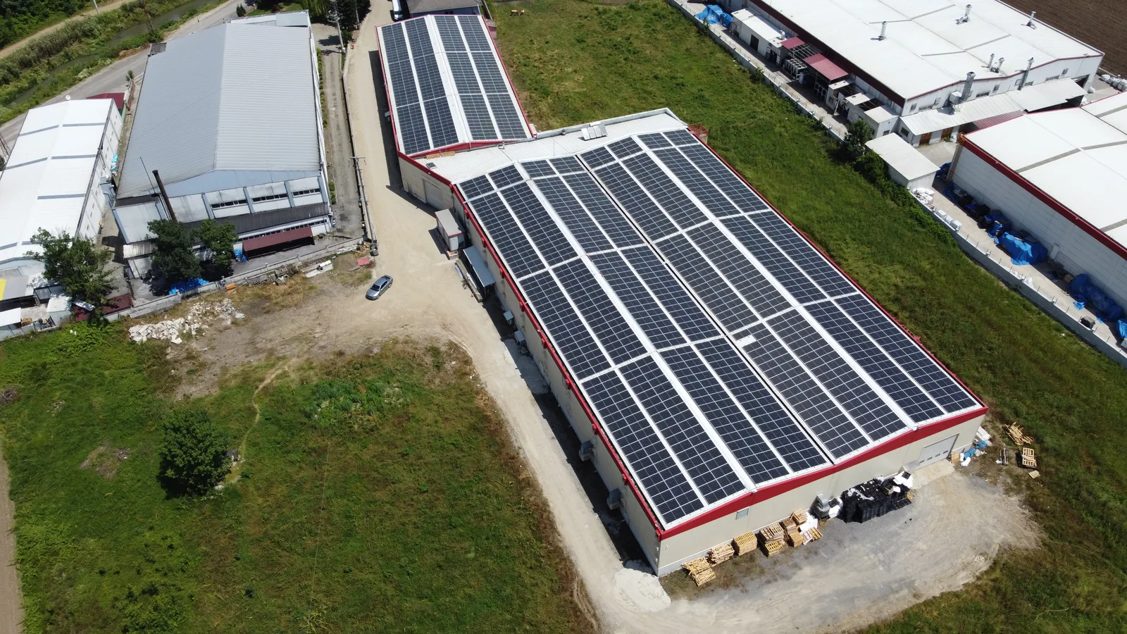Düzce Gümüşova tekstil fabrikası çatı GES panel yerleşimi